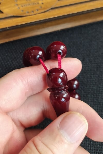 Koleksiyonluk 13 mm Bilekboy Vişne Katalin Tesbih Ebu Sırr Usta İşçilikli Efe Maskot Kanayan Baga