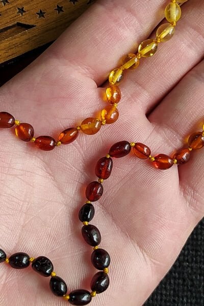 Sertifikalı Yassı Gökkuşağı Kehribar Kolye Kız Erkek Bebek Diş Kolyesi 4-7 Yaş 35 cm Çocuk Kolyesi