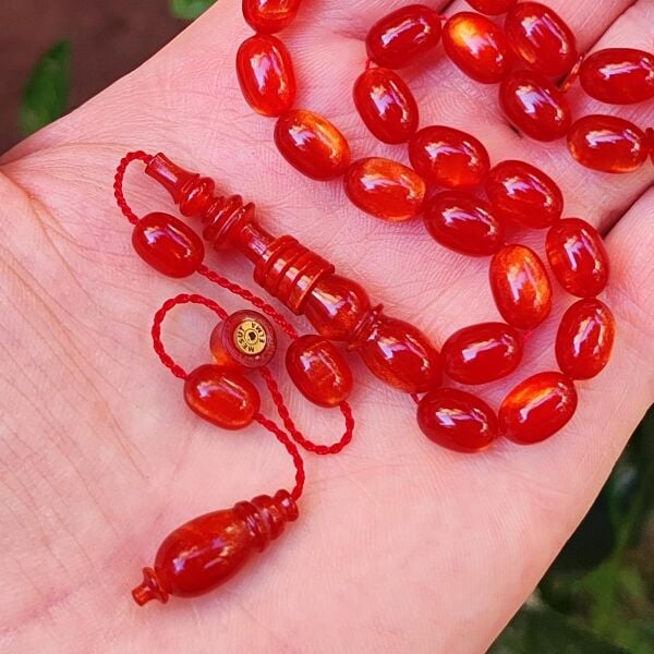 Sandık Malı 8x11 mm Mesut Elma Usta İmzalı Mişmişi Sıkma Kehribar Tesbih