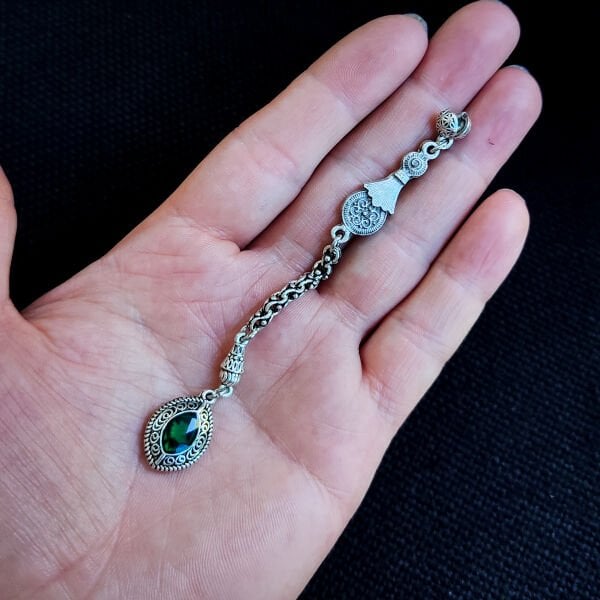 9 Gram Antik Gümüş Kaplama Yeşil Mineli Pirinç Püskül