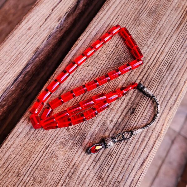 7x11 mm 1000 Ayar Gümüş Kazazlı Kırmızı Zar Kehribar Tesbih