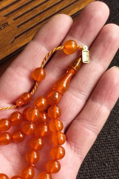 Ebu Sırr İmzalı 9x12 mm Beyzi Sıkma Kehribar Tesbih Osmanlı Benzetme Tespih Ahşap Kutulu