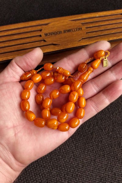 8x11 mm Mişmişi Osmanlı Benzetme Sıkma Kehribar Tesbih, Ebu Sırr Usta İmzalı Hareli Sıkma Tespih