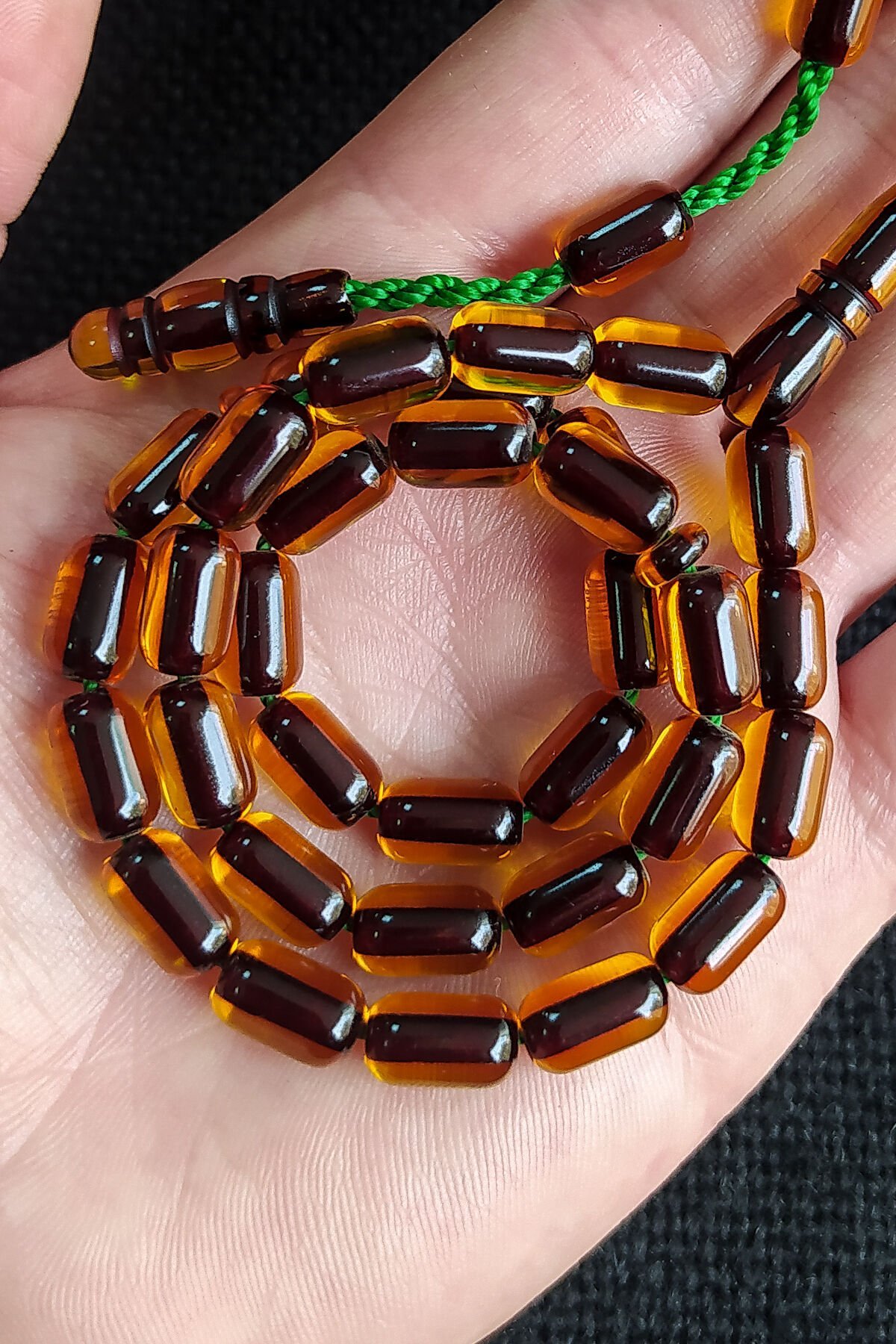 7x11 mm Kapsül Altın Hamur Çubuk Sıkma Kehribar Tesbih Ebu Sırr Usta İmzalı Tespih Ahşap Kutulu