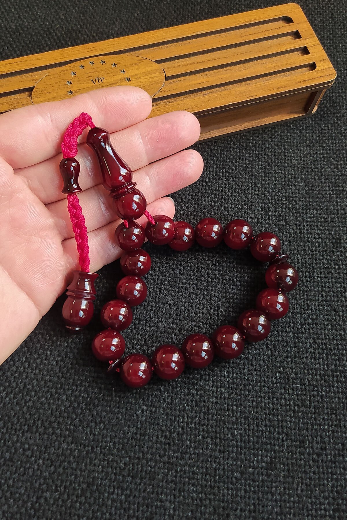 Koleksiyonluk 13 mm Bilekboy Vişne Katalin Tesbih Ebu Sırr Usta İşçilikli Efe Maskot Kanayan Baga