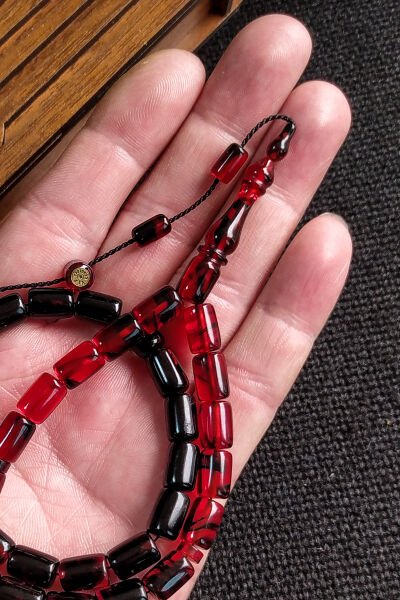 İmzalı 7X11 mm Kırmızı Siyah Ateşi Kehribar Tesbih - Usta İşçilikli - Süzme Tesbih