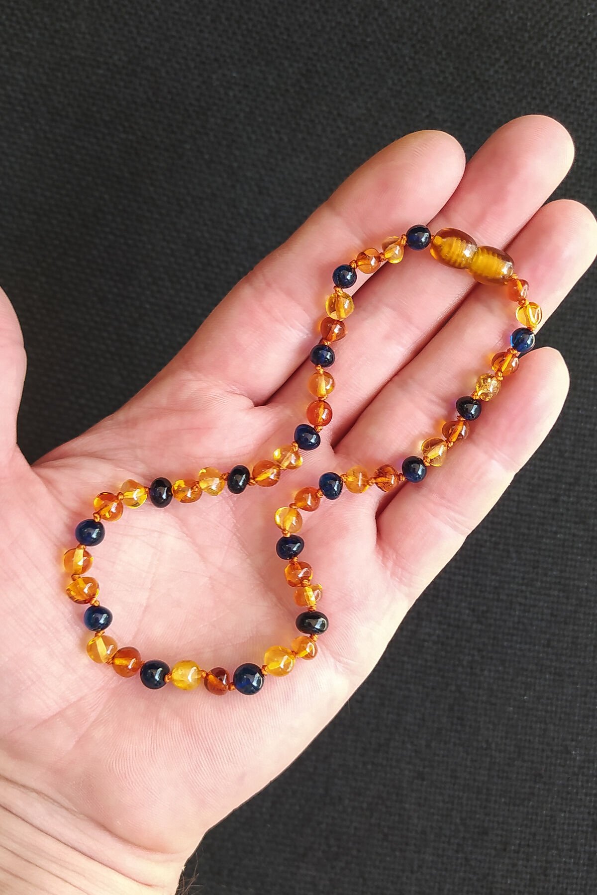 Sertifikalı Bal Rengi Mavi Taşlı Kehribar Kolye Bebek Diş Kolyesi 0-3 Yaş 32 cm