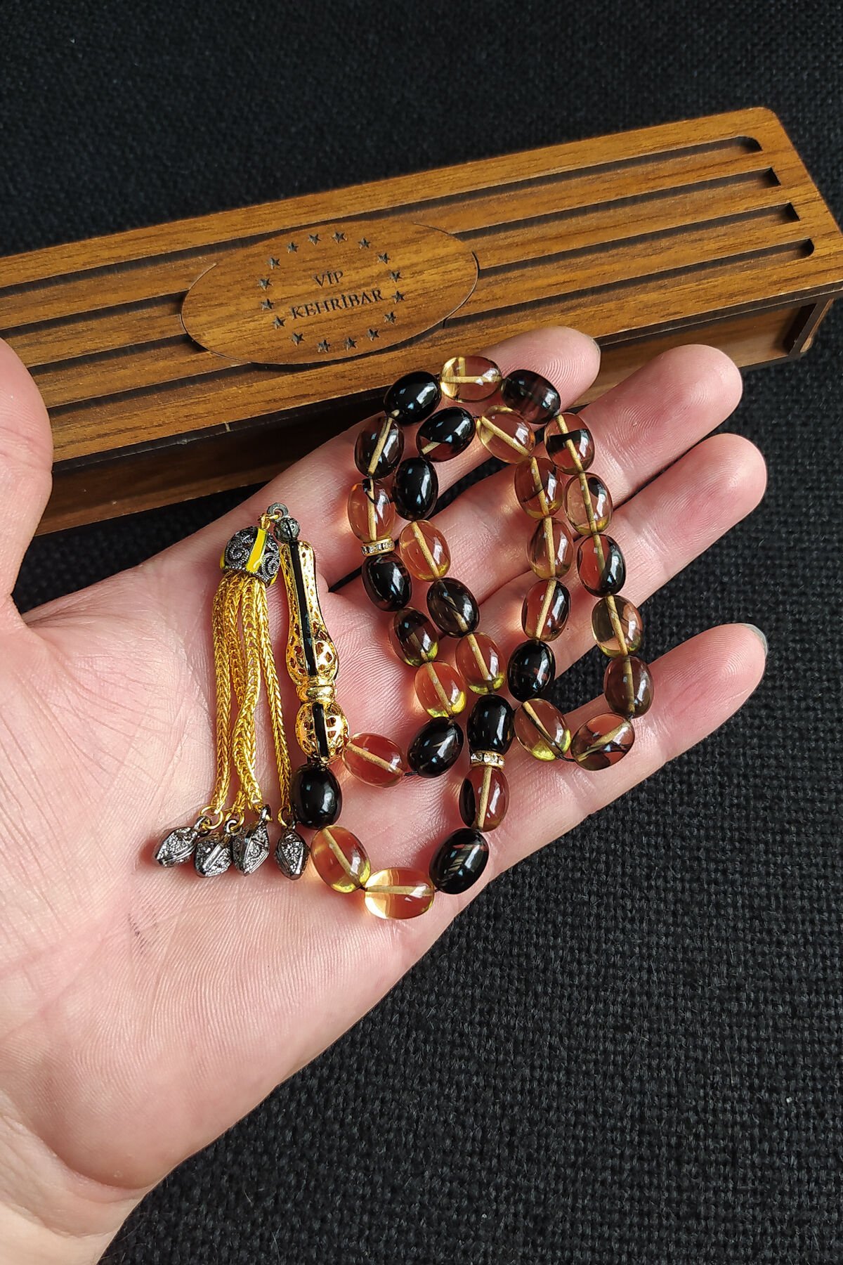 9x11 mm Sarı Siyah Ateşi Kehribar Tesbih Telkari İmame Püskül Kombinli Tespih Ahşap Kutulu Mesajlı