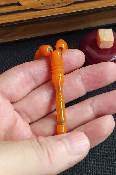 Koleksiyonluk Eski Objeden Zar Kehribar Tesbih 8x12 mm Sistemli Usta İşçilikli Tespih Ahşap Kutulu