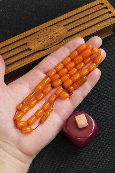 Koleksiyonluk Eski Objeden Zar Kehribar Tesbih 8x12 mm Sistemli Usta İşçilikli Tespih Ahşap Kutulu