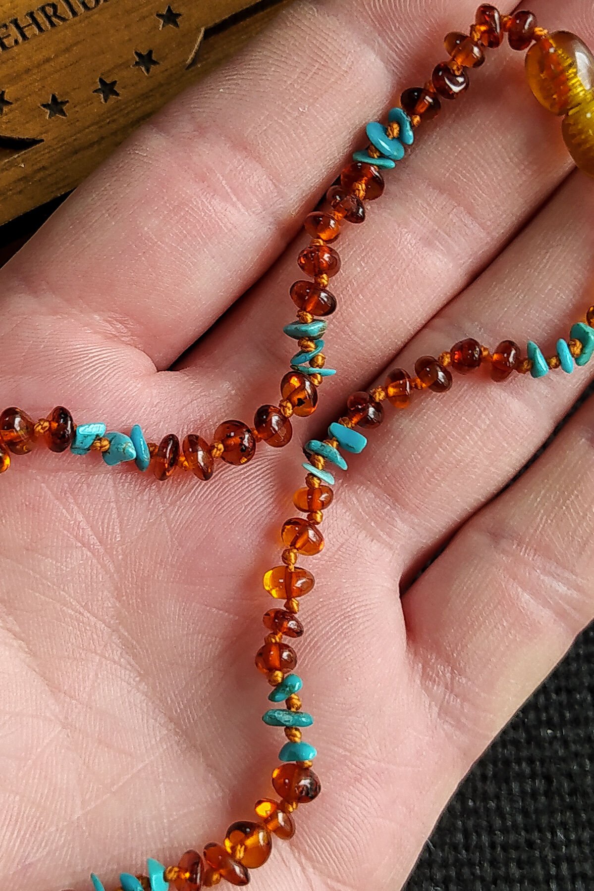 Sertifikalı Turkuaz Doğaltaşlı Konyak Rengi Kehribar Kolye Kız Erkek Bebek Diş Kolyesi 4-7 Yaş 35 cm