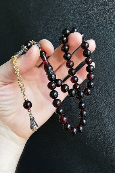 9*9 mm Küre Kırmızı Siyah Ateş Kehribar Tesbih Faris Usta Ateşi Kehribar Tespih Altın Kaplama Püskül