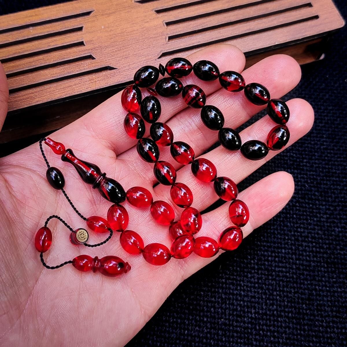 8x11 mm Hassas Delim Kırmızı Siyah Zar Kehribar Tesbih | Ayhan Turan Usta İmzalı Tespih