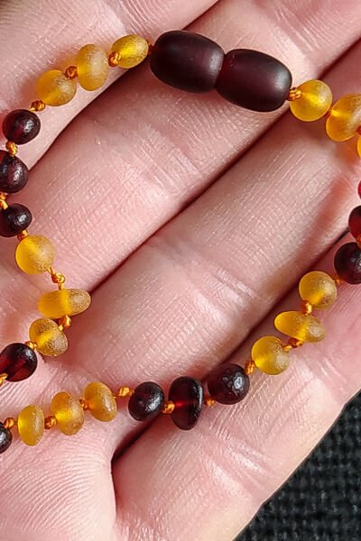 Sertifikalı Mat Bal Vişne Kehribar Kolye Kız Erkek Bebek Diş Kolyesi 0-3 Yaş 32 cm