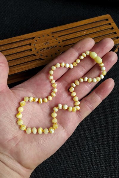 Sertifikalı Seccar Damla Rengi Kehribar Kolye Kız Erkek Bebek Diş Kolyesi 4-7 Yaş 35 cm